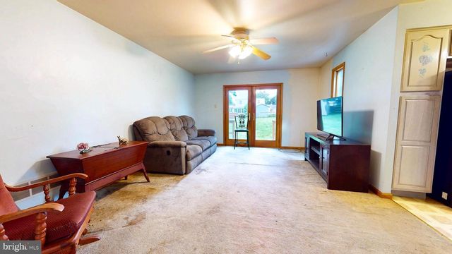 920 CHESTNUT ST, Royersford, PA 19468