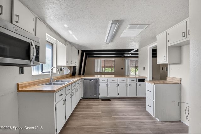 1410 N Carpenter Road, Titusville, FL 32796