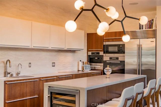 708 Hampton Drive, Venice, CA 90291
