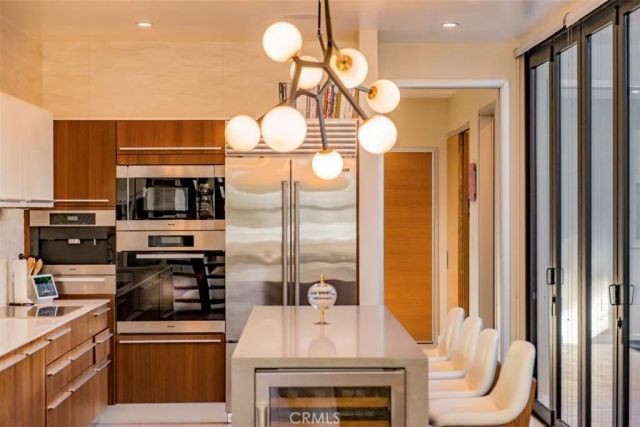 708 Hampton Drive, Venice, CA 90291