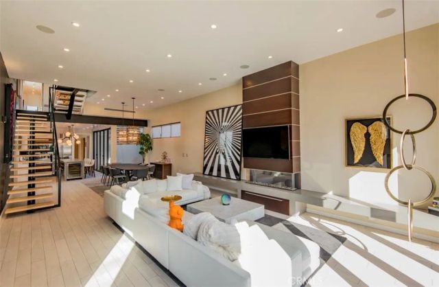 708 Hampton Drive, Venice, CA 90291