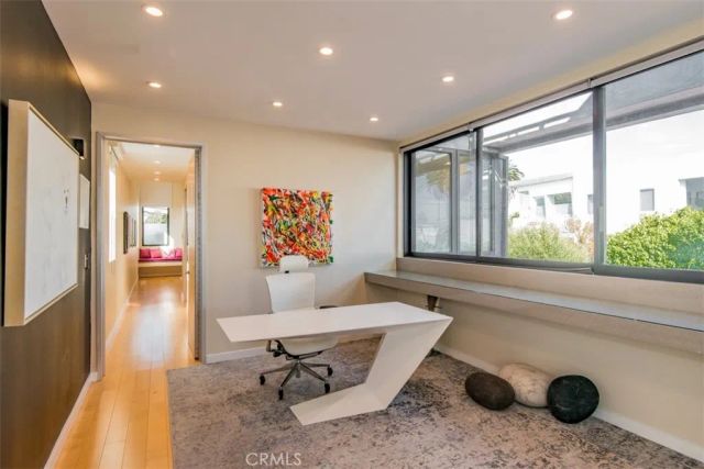 708 Hampton Drive, Venice, CA 90291