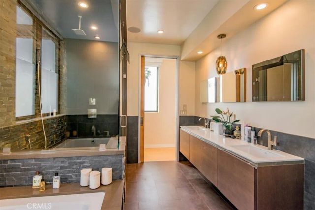 708 Hampton Drive, Venice, CA 90291