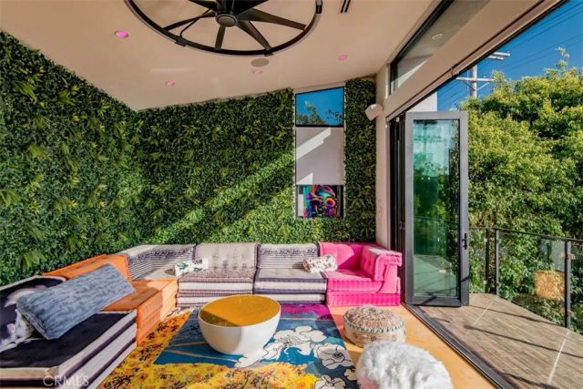708 Hampton Drive, Venice, CA 90291