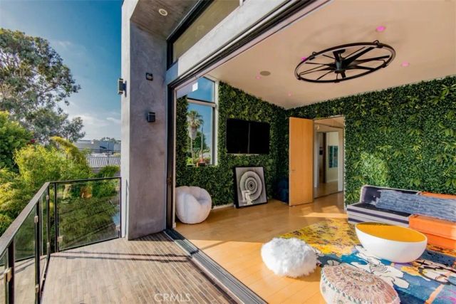 708 Hampton Drive, Venice, CA 90291