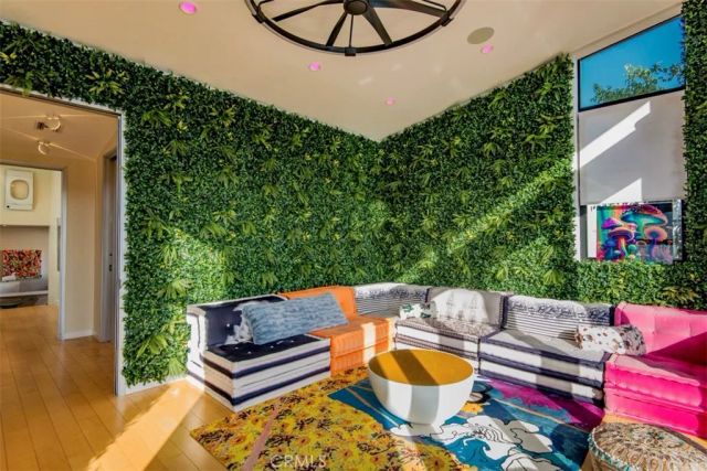 708 Hampton Drive, Venice, CA 90291