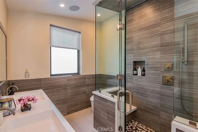 708 Hampton Drive, Venice, CA 90291