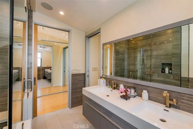 708 Hampton Drive, Venice, CA 90291