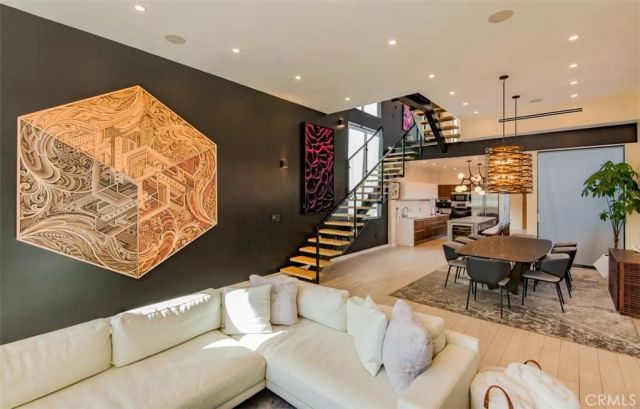 708 Hampton Drive, Venice, CA 90291