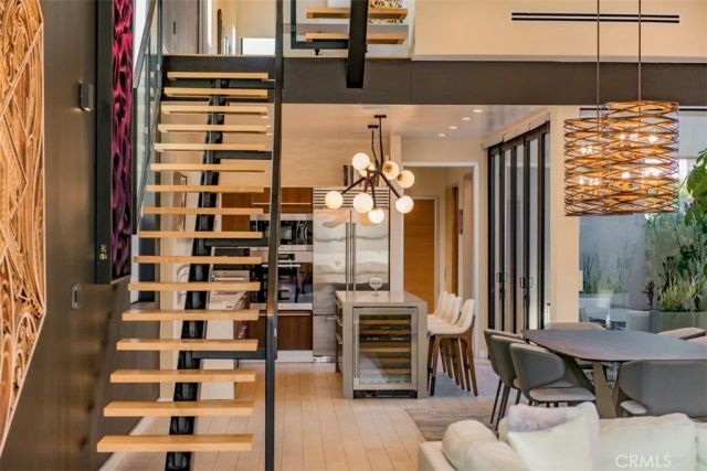 708 Hampton Drive, Venice, CA 90291