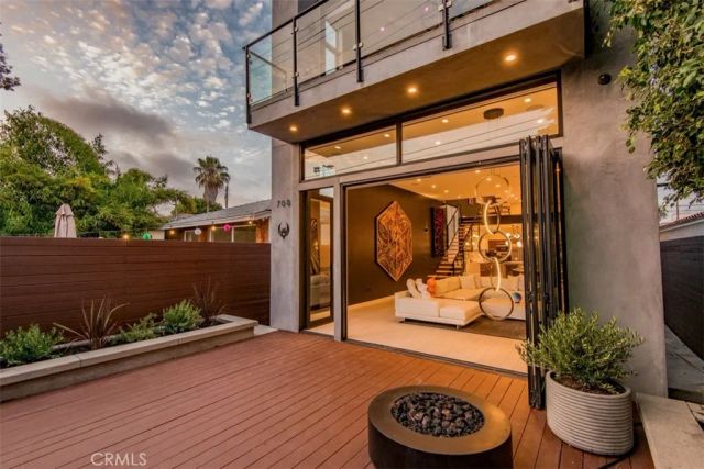 708 Hampton Drive, Venice, CA 90291