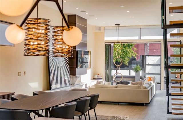 708 Hampton Drive, Venice, CA 90291