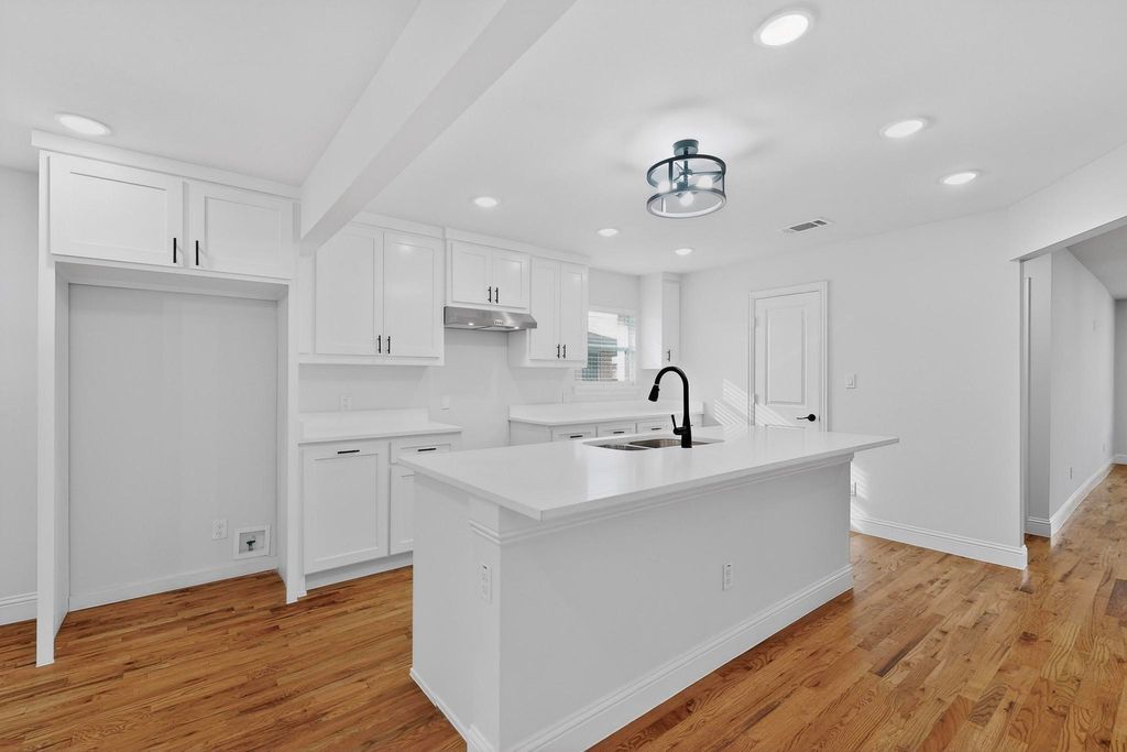 2534 Millermore Street, Dallas, TX 75216