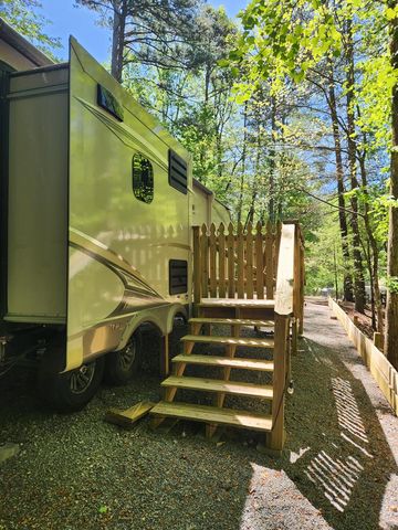 257 20th Street, Ellijay, GA 30540