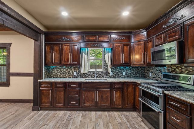 3030 Weisenberger Drive, Dallas, TX 75212