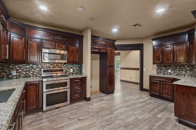 3030 Weisenberger Drive, Dallas, TX 75212