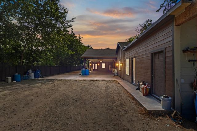 3030 Weisenberger Drive, Dallas, TX 75212
