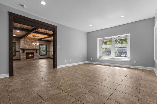 3030 Weisenberger Drive, Dallas, TX 75212