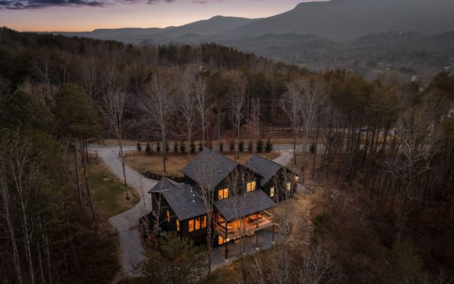 852 Old Grand Center Road, Chickamauga, GA 30707