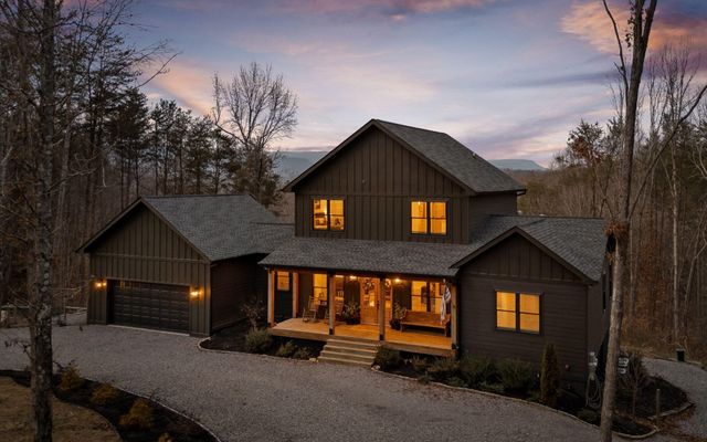 852 Old Grand Center Road, Chickamauga, GA 30707