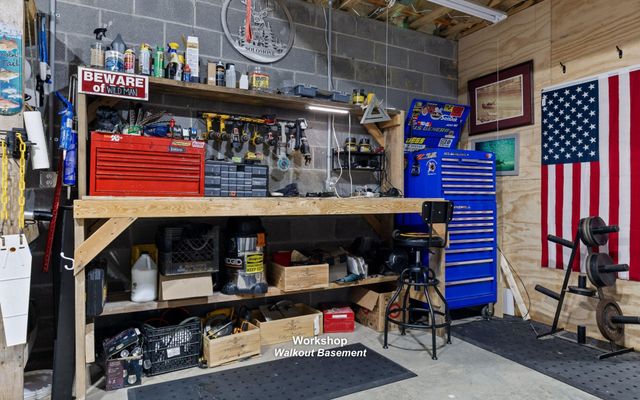 852 Old Grand Center Road, Chickamauga, GA 30707