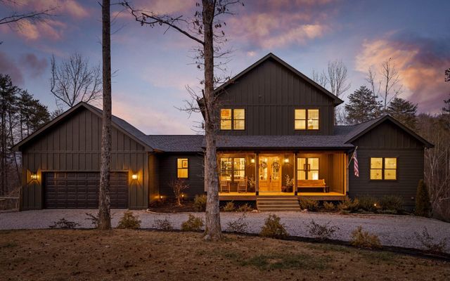 852 Old Grand Center Road, Chickamauga, GA 30707