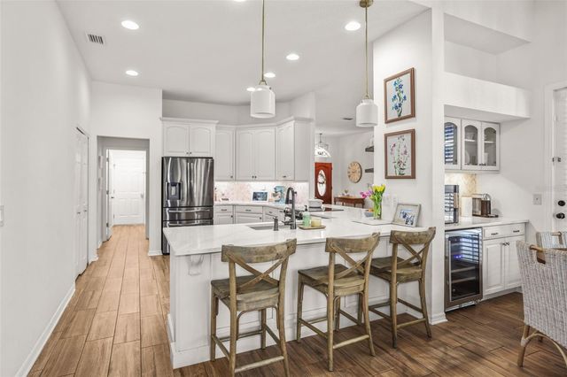 4802 QUEEN PALM TERRACE NE, St Petersburg, FL 33703