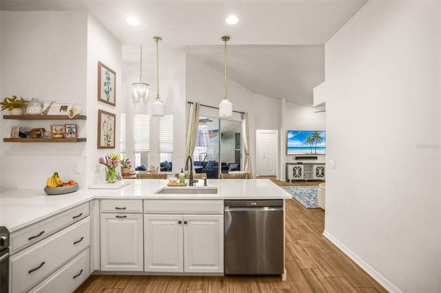 4802 QUEEN PALM TERRACE NE, St Petersburg, FL 33703