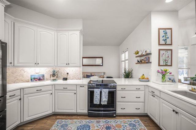 4802 QUEEN PALM TERRACE NE, St Petersburg, FL 33703