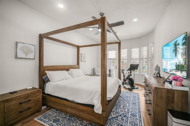 4802 QUEEN PALM TERRACE NE, St Petersburg, FL 33703