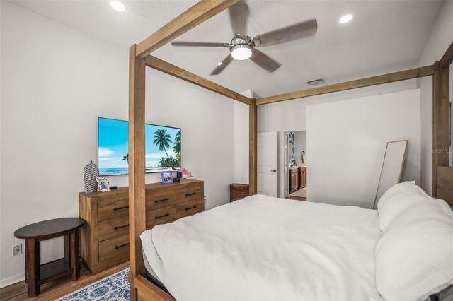 4802 QUEEN PALM TERRACE NE, St Petersburg, FL 33703