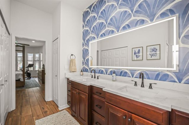 4802 QUEEN PALM TERRACE NE, St Petersburg, FL 33703