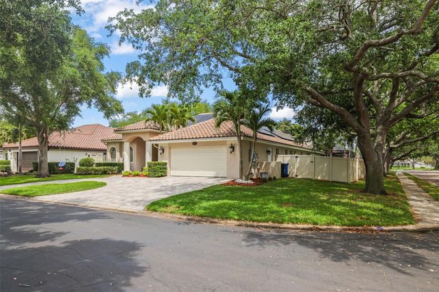 4802 QUEEN PALM TERRACE NE, St Petersburg, FL 33703