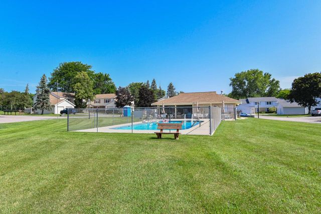 W180S8272 Pioneer DRIVE, Muskego, WI 53150