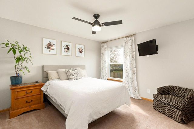 221 Pioneer DRIVE, Johnson Creek, WI 53038