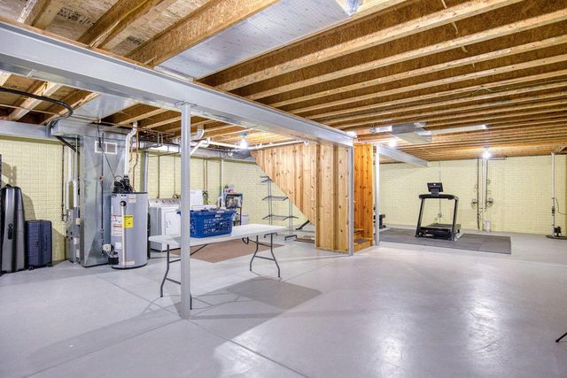221 Pioneer DRIVE, Johnson Creek, WI 53038