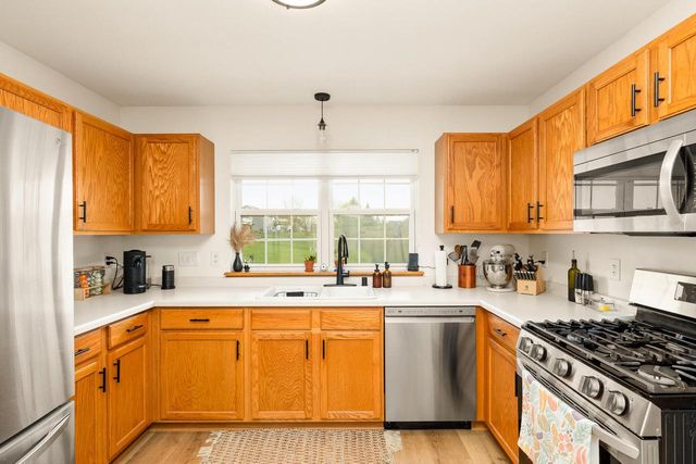 221 Pioneer DRIVE, Johnson Creek, WI 53038