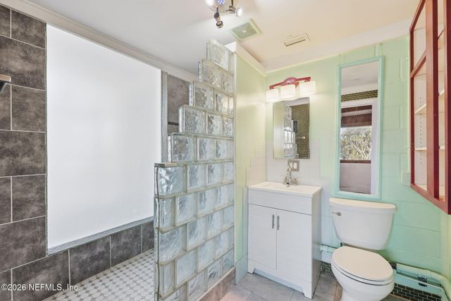 1863 LIVE OAK Drive, Jacksonville, FL 32246