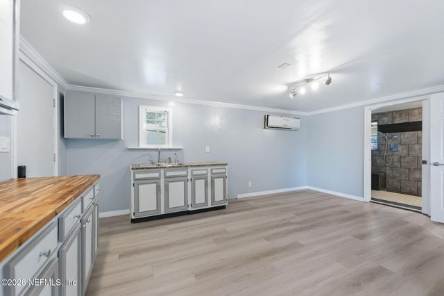 1863 LIVE OAK Drive, Jacksonville, FL 32246