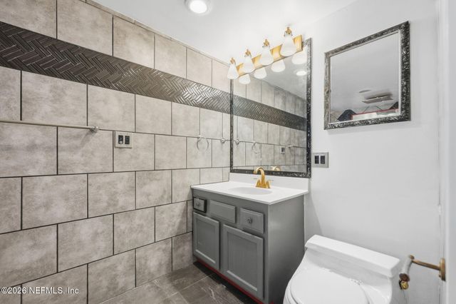 1863 LIVE OAK Drive, Jacksonville, FL 32246