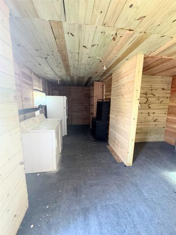 105 E Riley, Wortham, TX 76693