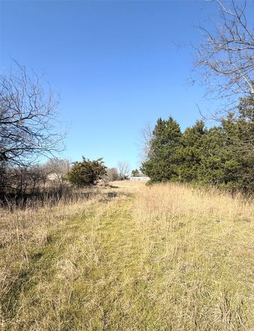 105 E Riley, Wortham, TX 76693