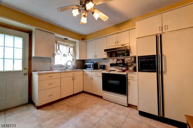 36 Hemlock Ave, Lincoln Park Boro, NJ 07035