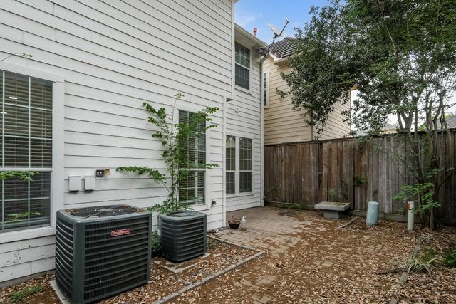 2605 Cheshire Oaks Drive, Houston, TX 77054