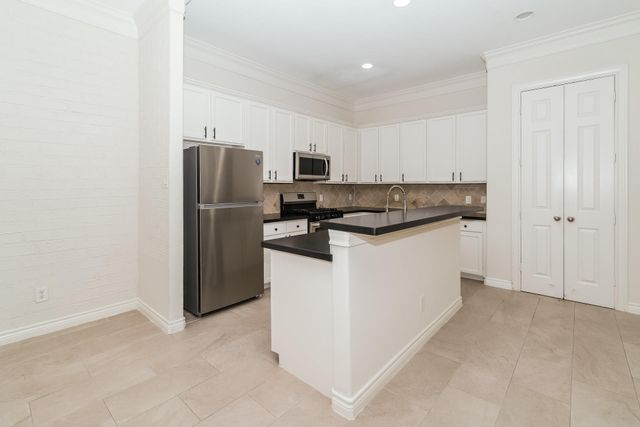 2605 Cheshire Oaks Drive, Houston, TX 77054