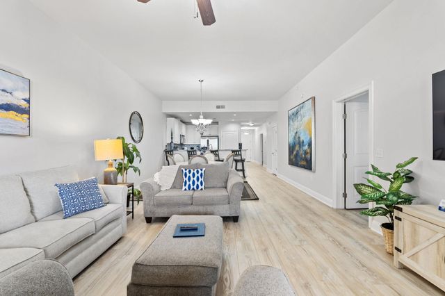 101 West Bank 33, Horseshoe Bay, TX 78657