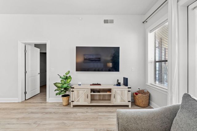 101 West Bank 33, Horseshoe Bay, TX 78657