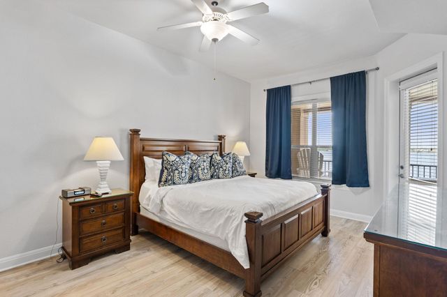 101 West Bank 33, Horseshoe Bay, TX 78657