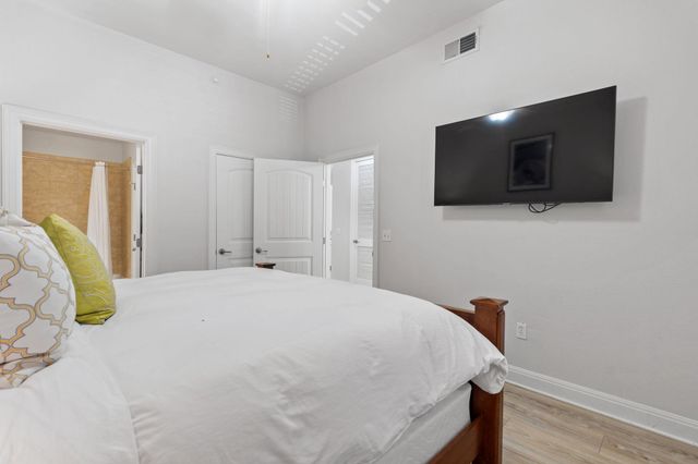 101 West Bank 33, Horseshoe Bay, TX 78657