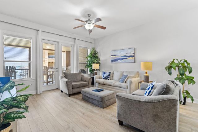 101 West Bank 33, Horseshoe Bay, TX 78657